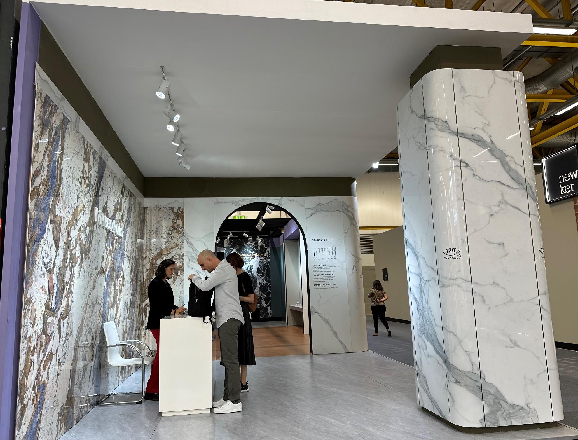 马可波罗瓷砖2022年新品亮相博洛尼亚国际陶瓷卫浴展，曲面岩板倍受瞩目