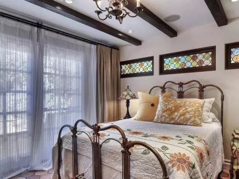 卧室遇上瓷砖，太美！